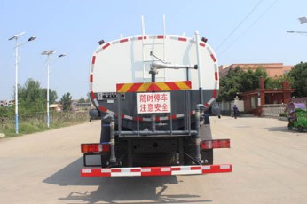 25方灑水車圖片_重汽汕德卡前四后八25噸綠化灑水車廠家價(jià)格